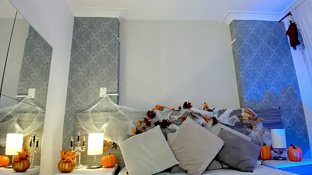 Snapshot of Mistyca chatting on 10-25-25, 11:29 Mistyca online show from 10-25-25, 11:29