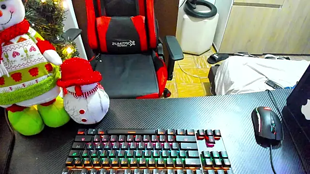 Snapshot of Calihotcaliente277 chatting on 12-19-24, 11:18 Calihotcaliente277 online show from 12-19-24, 11:18