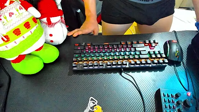 Snapshot of Calihotcaliente277 chatting on 12-25-24, 09:33 Calihotcaliente277 online show from 12-25-24, 09:33