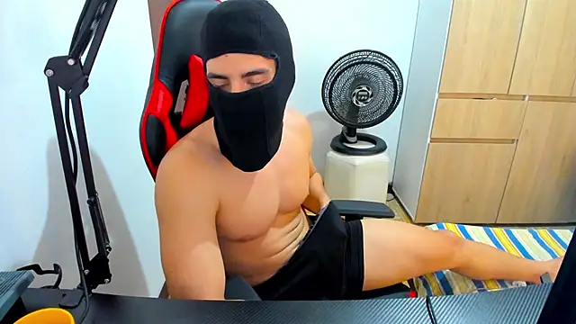 Snapshot of Calihotcaliente277 chatting on 01-10-25, 04:20 Calihotcaliente277 online show from 01-10-25, 04:20