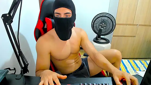 Snapshot of Calihotcaliente277 chatting on 01-14-25, 02:43 Calihotcaliente277 online show from 01-14-25, 02:43