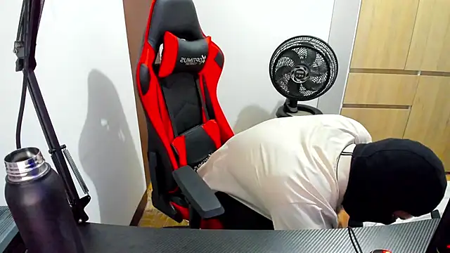 Snapshot of Calihotcaliente277 chatting on 02-01-25, 10:05 Calihotcaliente277 online show from 02-01-25, 10:05