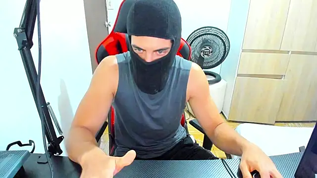 Snapshot of Calihotcaliente277 chatting on 02-04-25, 08:38 Calihotcaliente277 online show from 02-04-25, 08:38