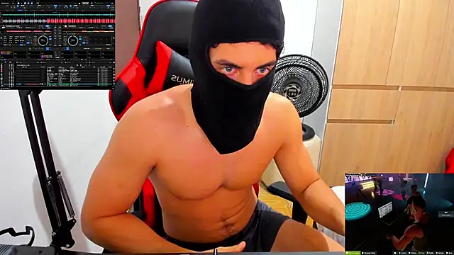 Snapshot of Calihotcaliente277 chatting on 03-06-25, 01:03 Calihotcaliente277 online show from 03-06-25, 01:03