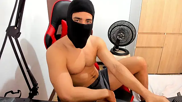 Snapshot of Calihotcaliente277 chatting on 03-13-25, 03:39 Calihotcaliente277 online show from 03-13-25, 03:39