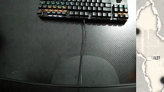 Snapshot of Calihotcaliente277 chatting on 09-22-25, 11:01 Calihotcaliente277 online show from 09-22-25, 11:01