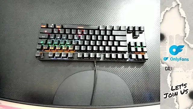 Snapshot of Calihotcaliente277 chatting on 10-06-25, 11:29 Calihotcaliente277 online show from 10-06-25, 11:29