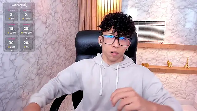 AkazaBoy  online show from 09-12-25, 08:31