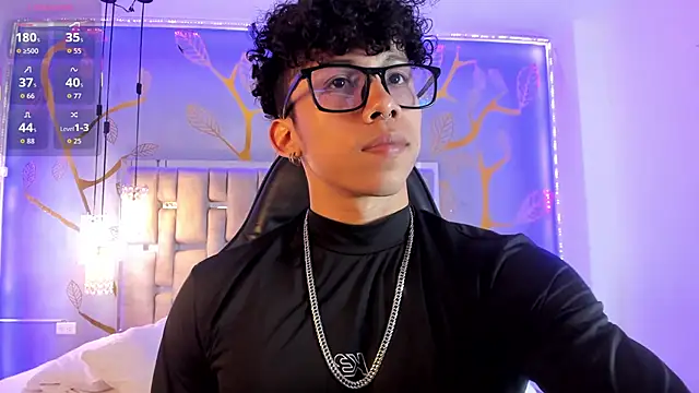 AkazaBoy  online show from 09-17-25, 09:16