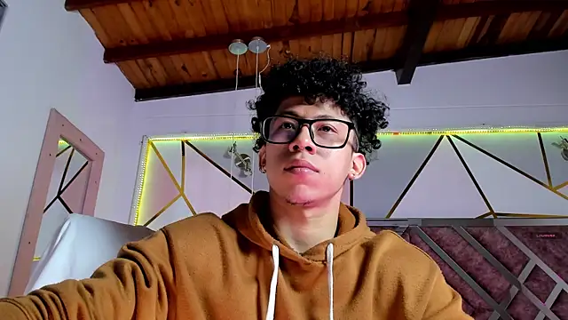 AkazaBoy  online show from 07-19-26, 05:55