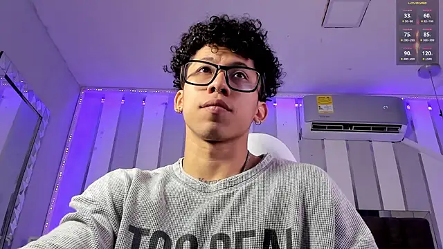 AkazaBoy  online show from 07-26-26, 04:20