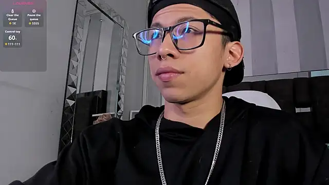 AkazaBoy  online show from 08-01-26, 04:23