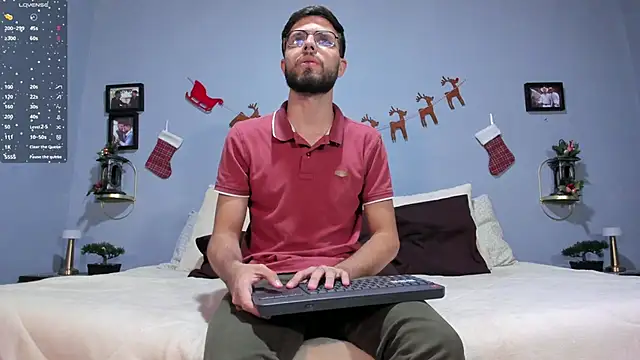 Snapshot of ETHAN_ADAM chatting on 12-21-24, 09:58 ETHAN ADAM online show from 12-21-24, 09:58