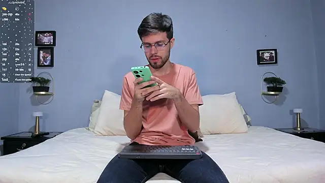 Snapshot of ETHAN_ADAM chatting on 01-04-25, 08:27 ETHAN ADAM online show from 01-04-25, 08:27