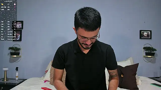 Snapshot of ETHAN_ADAM chatting on 01-16-25, 05:21 ETHAN ADAM online show from 01-16-25, 05:21