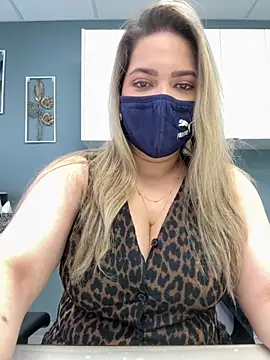 Snapshot of famous_indian_girl chatting on 10-03-25, 05:32 famous indian girl online show from 10-03-25, 05:32