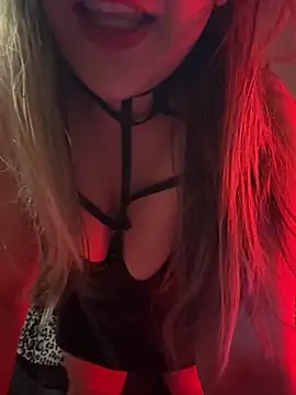 Snapshot of famous_indian_girl chatting on 10-14-25, 03:18 famous indian girl online show from 10-14-25, 03:18