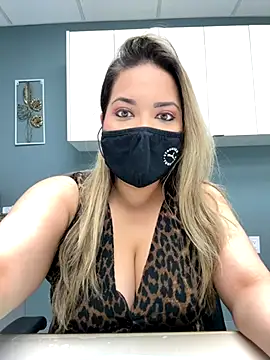 Snapshot of famous_indian_girl chatting on 10-31-25, 05:25 famous indian girl online show from 10-31-25, 05:25