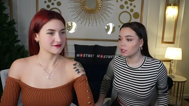 Snapshot of Magnetic_Mia_ chatting on 12-10-24, 04:06 Magnetic Mia online show from 12-10-24, 04:06