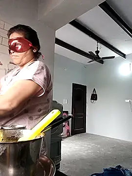 Punjabi beauty123 online show from 10-28-25, 05:22