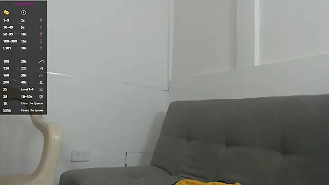 Snapshot of Aaron_Hunter_ chatting on 02-08-25, 10:29 Aaron Hunter online show from 02-08-25, 10:29