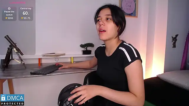 Snapshot of floriamANDjazmin chatting on 02-07-25, 11:23 floriamANDjazmin online show from 02-07-25, 11:23