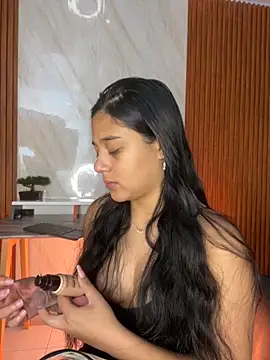 Snapshot of floriamANDjazmin chatting on 11-18-25, 07:07 floriamANDjazmin online show from 11-18-25, 07:07