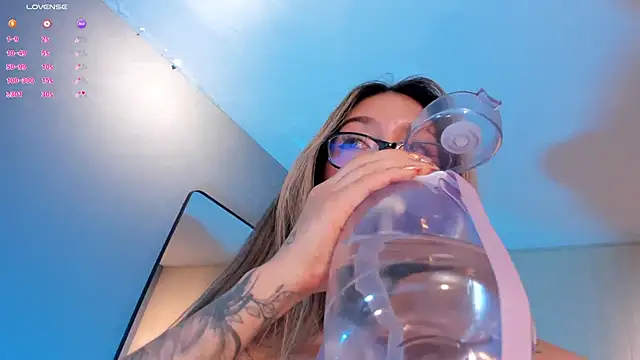 TaraLawrence online show from 02-25-25, 06:25