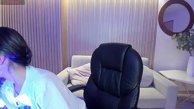 TaraLawrence online show from 02-28-25, 03:37