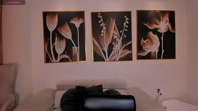 TaraLawrence online show from 02-05-26, 03:33