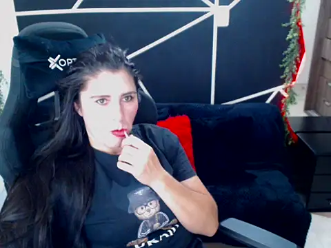 LUCY LI online show from 11-18-25, 06:01