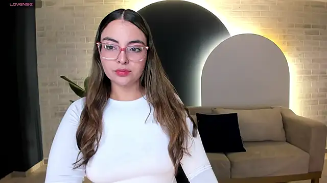 Snapshot of AllisonRogersX chatting on 05-08-26, 10:31 AllisonRogersX online show from 05-08-26, 10:31