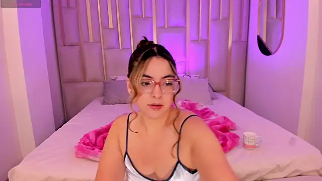 Snapshot of AllisonRogersX chatting on 05-29-26, 11:30 AllisonRogersX online show from 05-29-26, 11:30