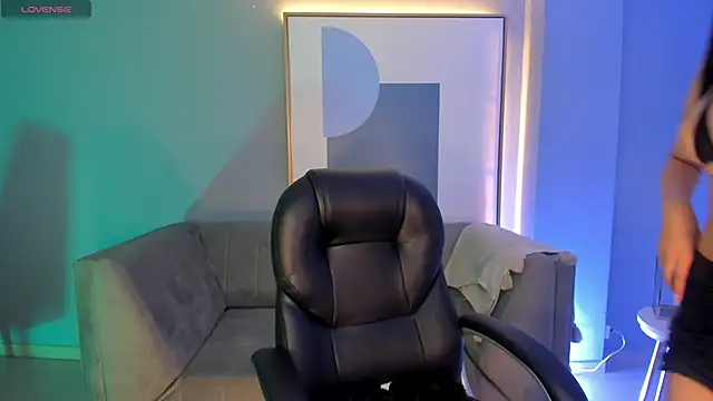 MaddisonLowe online show from 10-07-25, 05:04