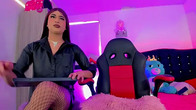 Hellen moons   online show from 11-05-25, 07:14