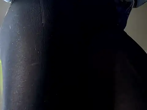 Snapshot of Ale_xandra chatting on 10-12-25, 01:48 Ale xandra online show from 10-12-25, 01:48