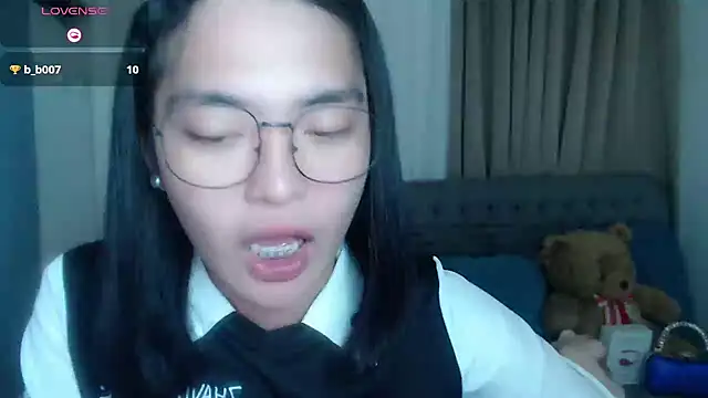 zhaviahale21 online show from 07-14-26, 12:57
