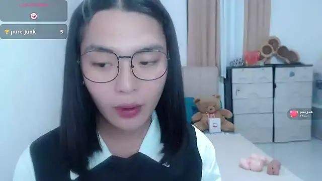 zhaviahale21 online show from 08-02-26, 12:14