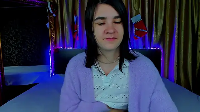  Polly Love  online show from 12-22-25, 07:05