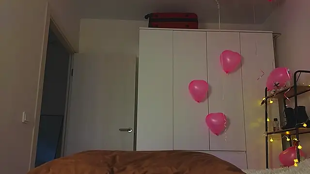 Lili Roze  online show from 02-15-26, 07:51