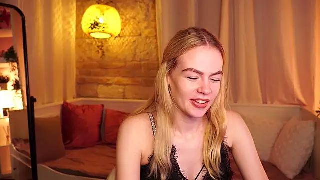 Snapshot of sn0w_barbie chatting on 10-07-25, 09:28 sn0w barbie online show from 10-07-25, 09:28