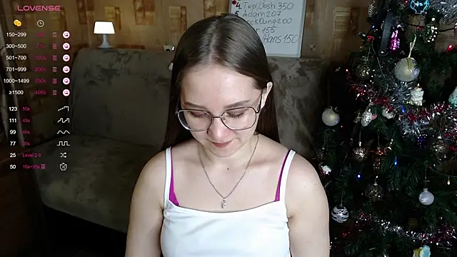 Snapshot of Miatiny chatting on 01-04-25, 11:43 Miatiny online show from 01-04-25, 11:43