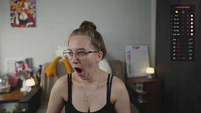 Snapshot of Miatiny chatting on 09-10-25, 03:17 Miatiny online show from 09-10-25, 03:17