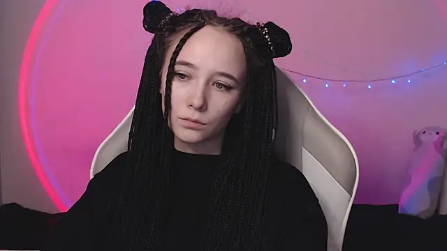 Snapshot of Robin_yourss chatting on 12-14-24, 01:49 Robin yourss online show from 12-14-24, 01:49