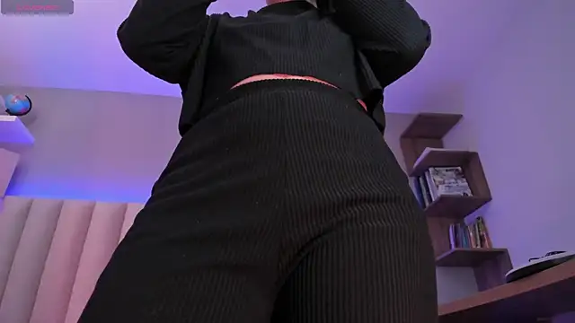 Snapshot of Megan_mooree_ chatting on 02-22-25, 12:08 Megan mooree online show from 02-22-25, 12:08