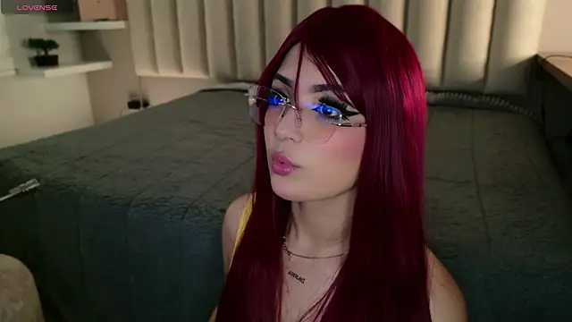 Snapshot of Megan_mooree_ chatting on 09-26-25, 12:53 Megan mooree online show from 09-26-25, 12:53