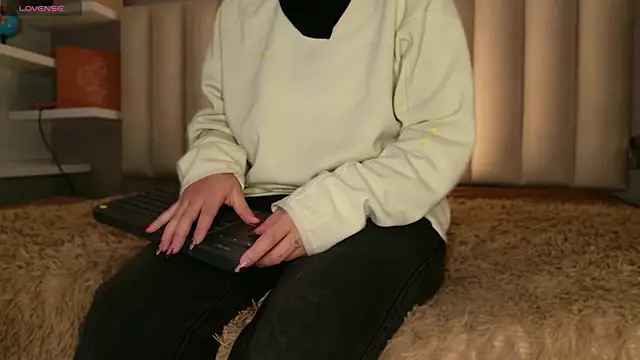 Megan mooree  online show from 04-18-26, 12:09