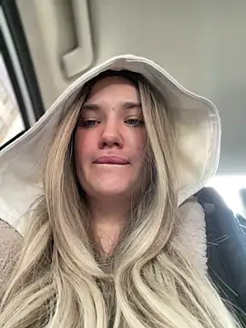 Holly Molii online show from 12-29-24, 05:31