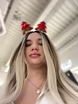 Holly Molii online show from 12-29-24, 08:33