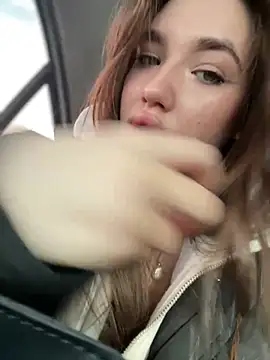 Holly Molii online show from 01-18-25, 08:20